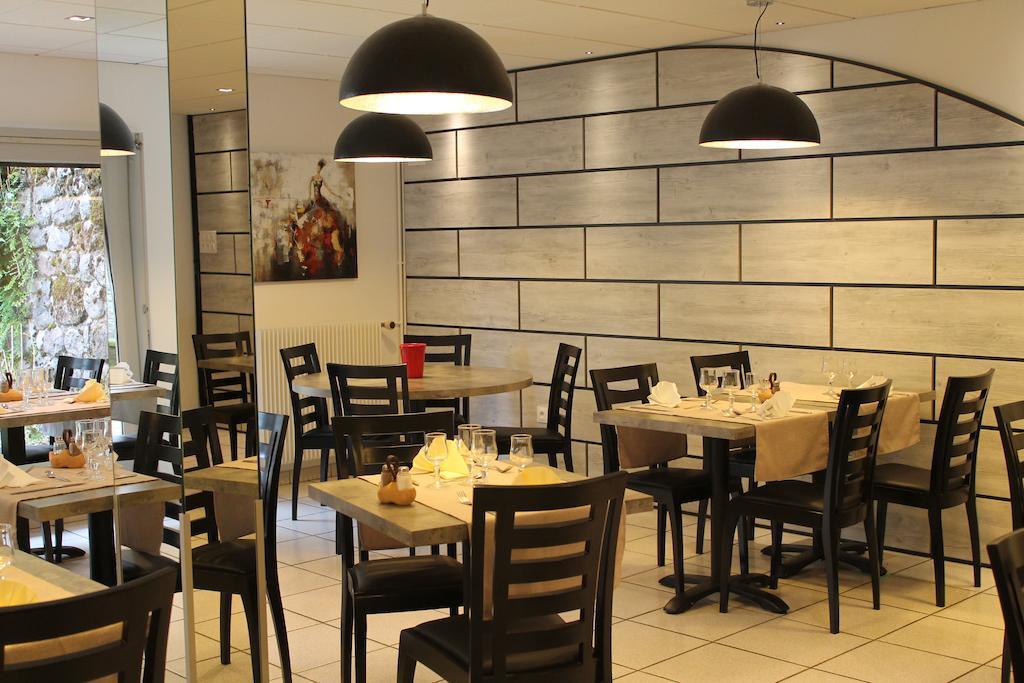 Hotel Restaurant Aux Genets D'Or Mandailles-Saint-Julien Bagian luar foto